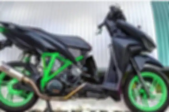 Modifikasi digital Honda Vario pakai mesin moge KTM!