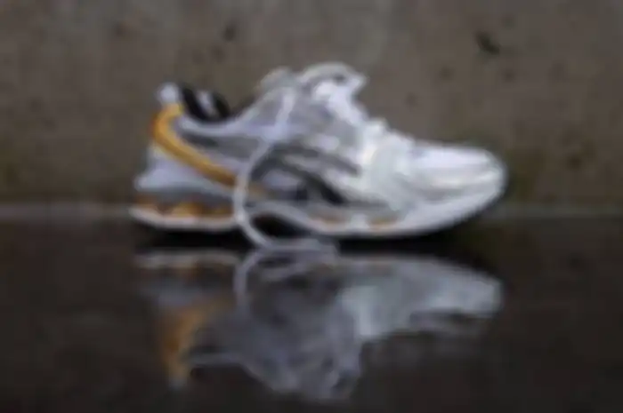 Review Sepatu Asics Gel Kayano-14 Pure Gold: Berani Nyaman Seharian Bareng Si Emas