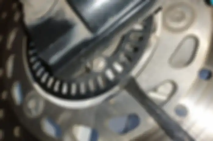 Ilustrasi foto rotor sensor kecepatan Yamaha NMAX.