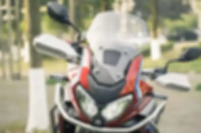 Wuih, ada motor baru kloningan Honda Africa Twin asal Cina nih!
