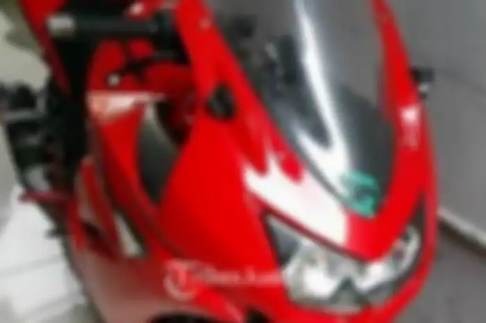 Sengaja mencopot pelat nomor motor, waspada dendanya bikin panas dingin.