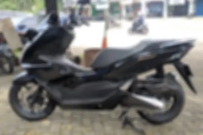 Bikin ganteng Honda PCX 160 pakai part carbon kevlar, segini harganya.