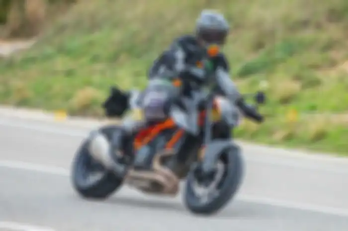 Spy shot motor baru KTM 1290 Super Duke RR, siap meluncur Maret ini!
