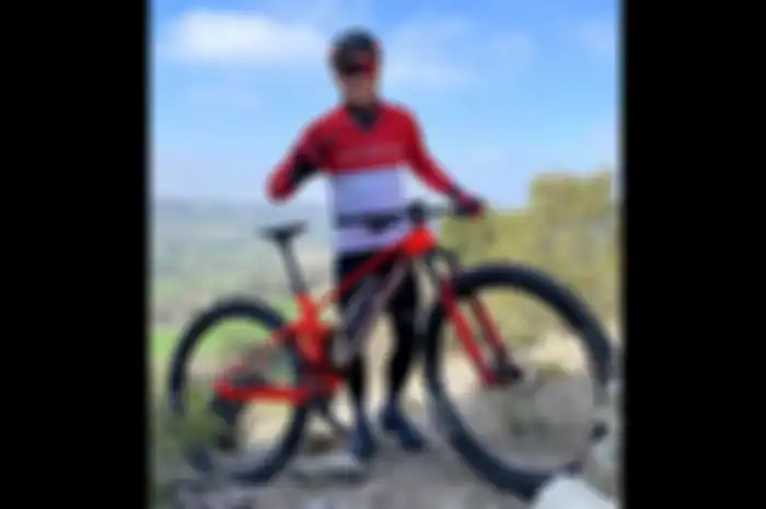 Dasar Marc Marquez, gak cuma main sepeda gunung, ternyata sudah ngegas motor segala usai dapat lampu hijau dari dokter yang merawat cedera lengan atas kanan