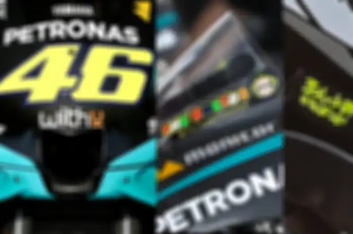 Ciri khas spesial di motor MotoGP Valentino Rossi, Yamaha YZR-M1, berbeda dari motor MotoGP rivalnya