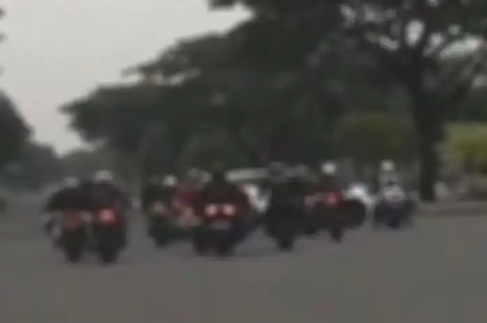 Ilustrasi polisi kawal rombongan moge.