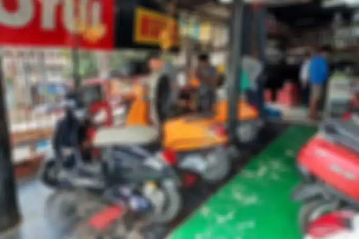 Bengkel AJM Skuter, spesialis Vespa matic servis komplit dari spek harian sampai balap.