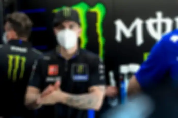 Mantan rekan setimnya, Maverick Vinales menyebut sulit untuk berkembang saat masih dengan Valentino Rossi.