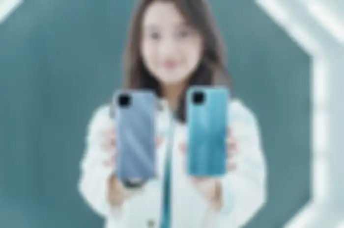 Megan Domani bersama dengan realme C25 dan C21.