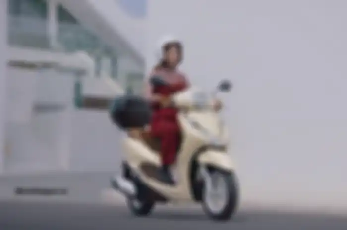 Honda Lead 125, motor matic dengan tampilan elegan.