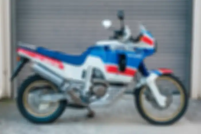 Motor lawas Honda Africa Twin dilelang, sudah puluhan tahun dipajang di museum.