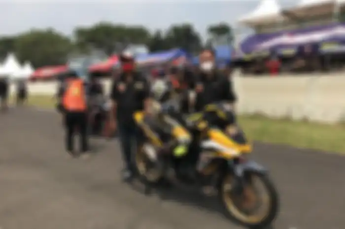 Nelson Carioli ditempa Dewa Road Race sang ayah mengikuti gelaran H. Putra Indonesia Cup Prix (ICP) 2021 di sirkuit Subang (21/03).