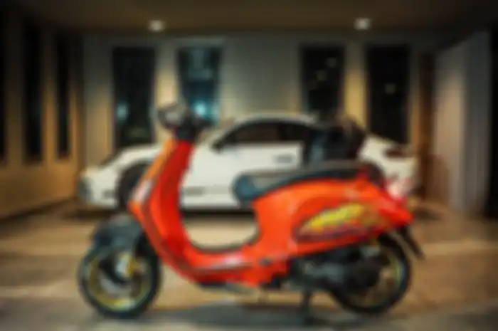 Modifikasi Vespa Sprint 150 pilih livery unik plus detail carbon fiber.