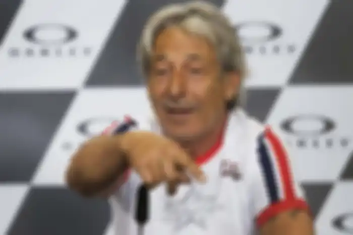 Mantan juara dunia GP 500, Marco Lucchinelli tiba-tiba menyerang pembalap tim Petronas Yamaha SRT, Valentino Rossi, kenapa?