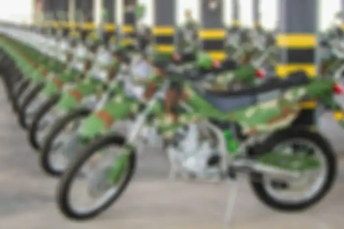 Mantap, motor trail Kawasaki KLX 250 jadi armada untuk tentara Malaysia.