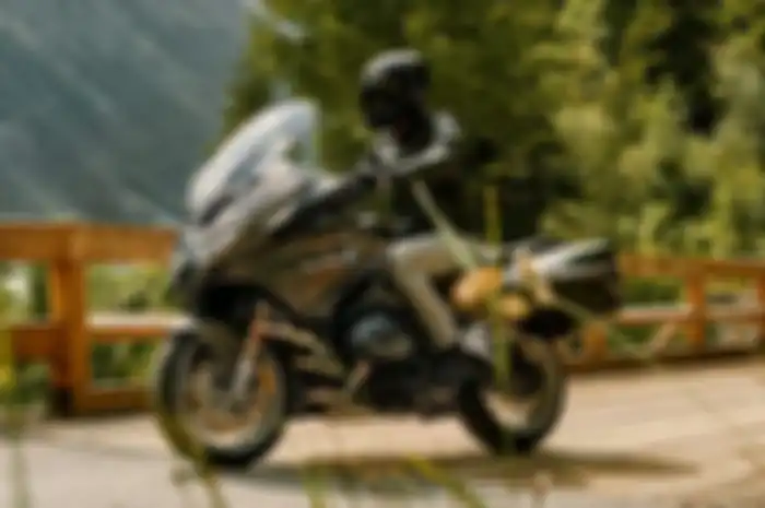 Motor touring BMW R1250RT 2021 meluncur, mesin jumbo, harga bikin melongo.