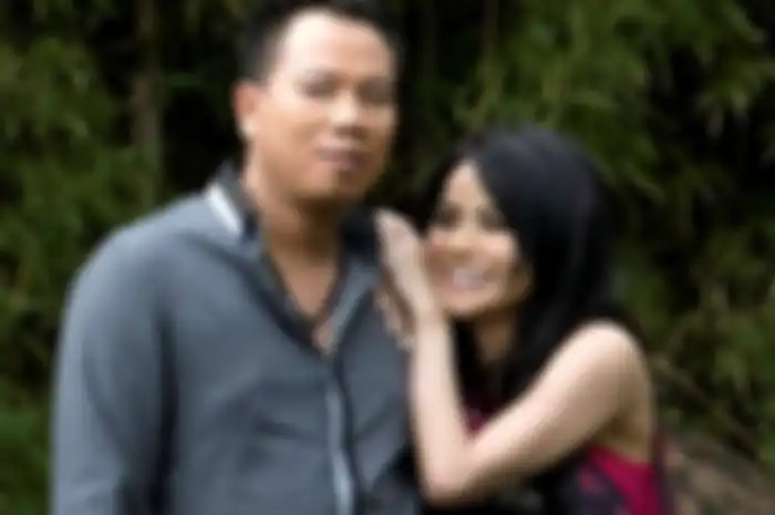 Vicky Prasetyo dan Devi Demplon