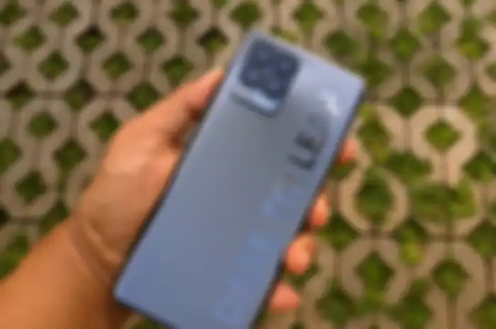 realme 8 Pro tampak belakang
