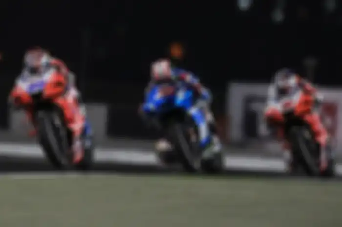 Pembalap tim Suzuki Ecstar, Alex Rins mengaku emosi gara-gara enggak bisa nyalip Ducati di MotoGP Doha 2021.