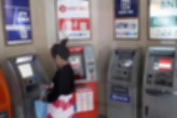 Bikers wajib tahu, mulai hari ini berlaku peraturan baru batas pengambilan uang di ATM selama PPKM Darurat.