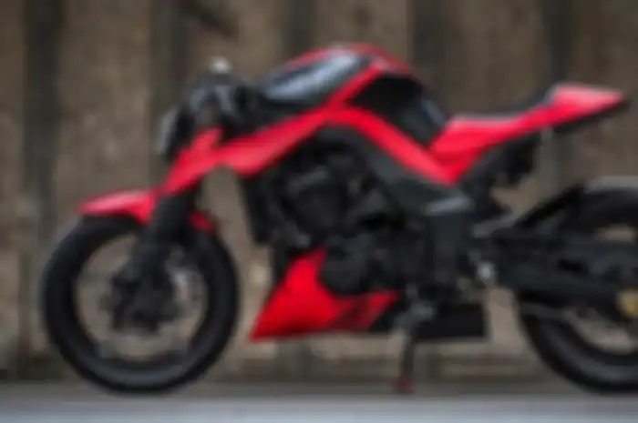 Sangar, modifikasi Kawasaki Z1000 makin galak pilih gaya street fighter.