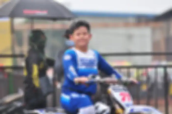 Kenalin, Cameron Stefano Gallardo, crosser cilik asal Yogyakarta yang merupakan murid dari crosser asal Australia, Lewis Stewart.