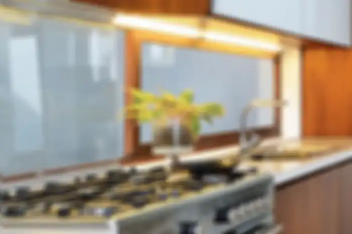 Ilustrasi-Unsur Api (Kompor) dan Air (Keran air) di dapur.