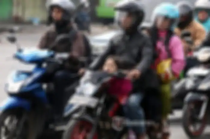 Ilustrasi mudik atau perjalanan jauh lebaran wajib bawa alat-alat ini