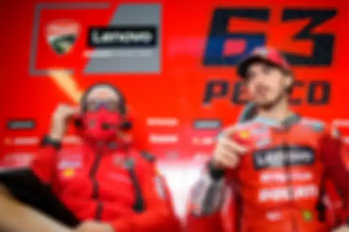 Murid Valentino Rossi Francesco Bagnaia (Ducati Lenovo Team) kencang berlari di FP2 MotoGP Portugal, (16/4/2021). Guru Valentino Rossi malah finis di 15 besar