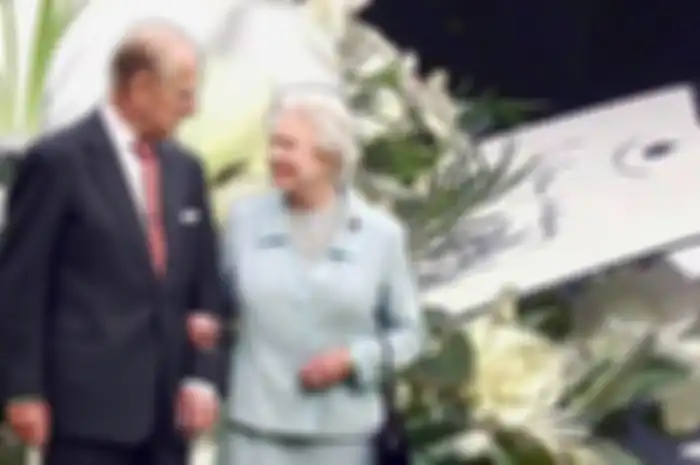 Ratu Elizabeth selipkan sepucuk surat ke dalam peti mati Pangeran Philip