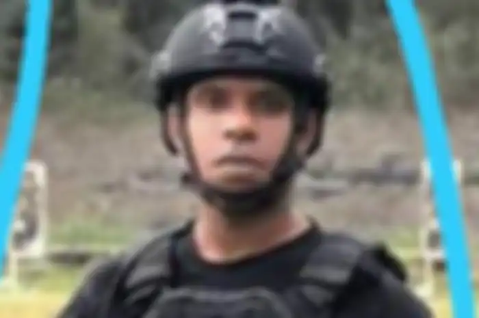 Sersan Dua DB (Donatus Boyau) bertugas di Grup-3 Kopassus.