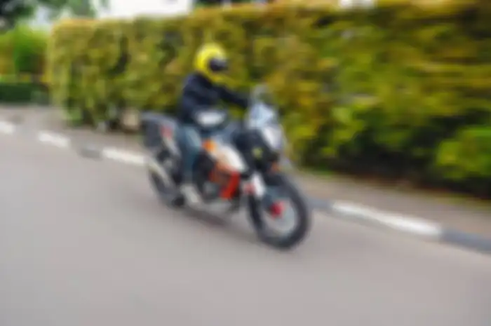 Ilustrasi touring dengan motor. Ingin touring namun melewati wilayah rawan kriminal begal atau maling, nih simak tipsnya.