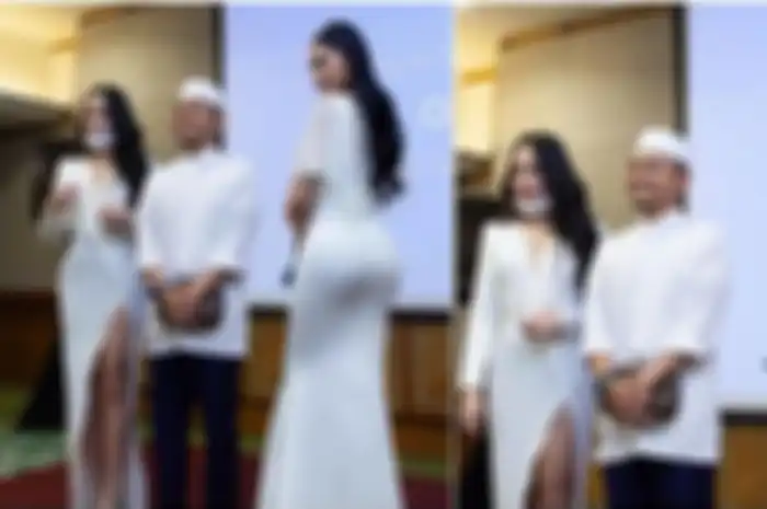 Ustaz Amin (tengah) dikecam netizen Malaysia karena berfoto dengan selebgram seksi di acara peluncuran produk kosmetik.