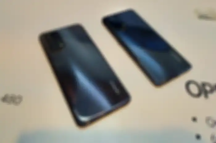 (kiri) Oppo A74 5G dan (kanan) Oppo A74 4G