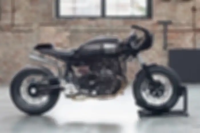 Motor BMW R nineT kena modifikasi ala cafe racer, punya julukan 'Black Sword'.