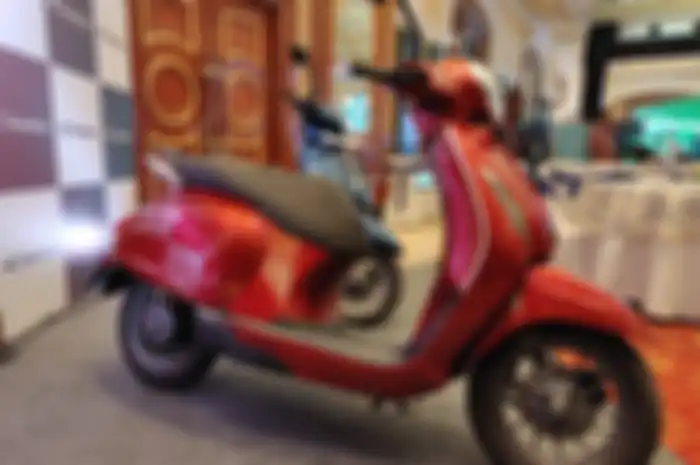 Harga baru motor listrik desain retro pesaing Vespa, apakah lebih murah?