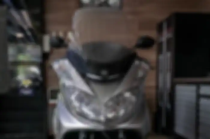 Kakak Yamaha NMAX, Majesty 400 mejeng di dealer.