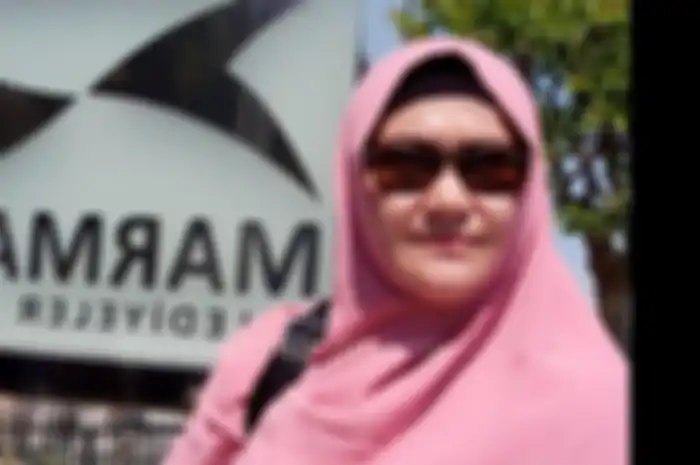 Lily Sofia, istri kedua Munarman mantan Sekum FPI yang kini ditahan karena kasus terorisme