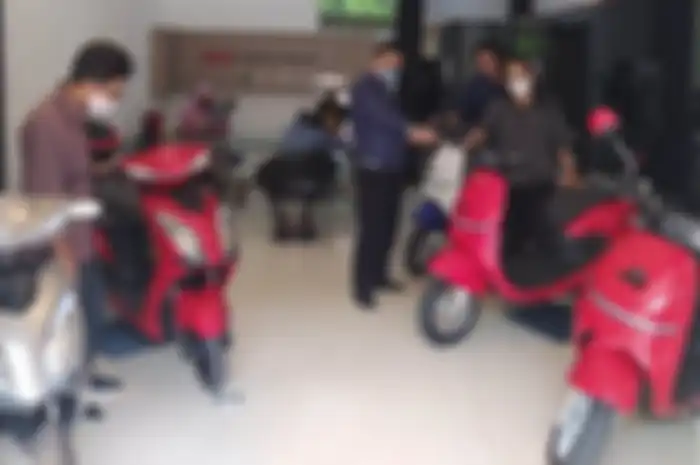 Dua motor listrik Rakata X5 dan S9 bisa dipesan akhir April.