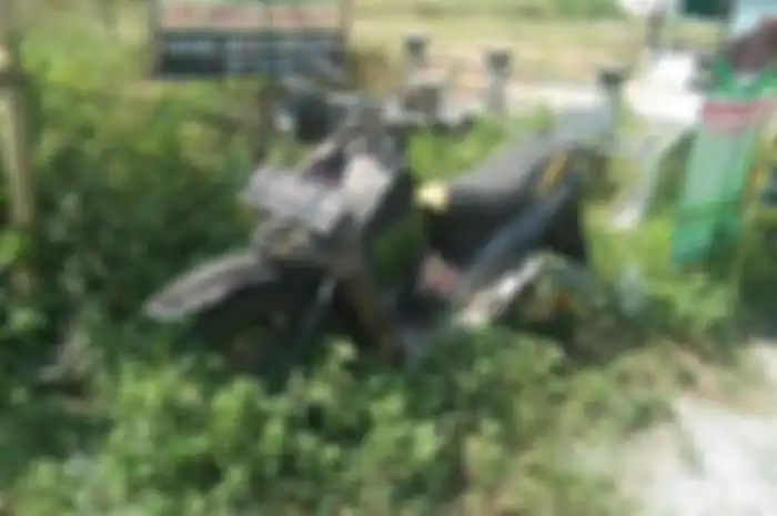 Yamaha Mio modifikasi ala trail diparkir selama 6 tahun tetap utuh, sering ditawar pembeli.