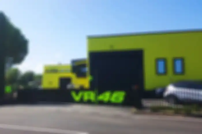 Ducati dan Yamaha menjanjikan motor spek pabrikan demi menggaet tim VR46 milik Valentino Rossi yang disponsori sultan asal Arab Saudi.