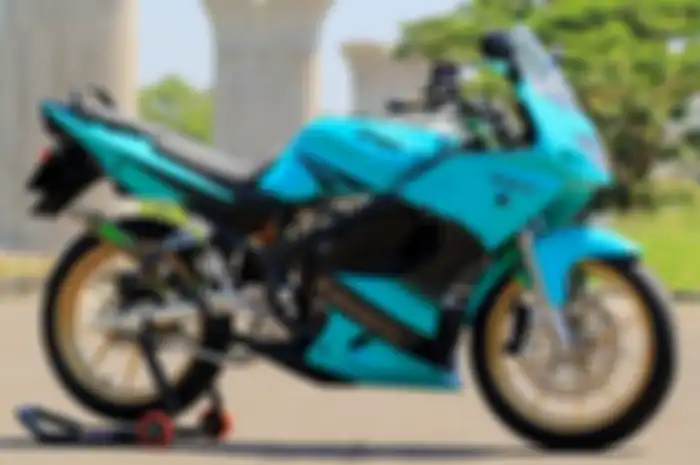Kawasaki Ninja 150 RR modifikasi GP125 style