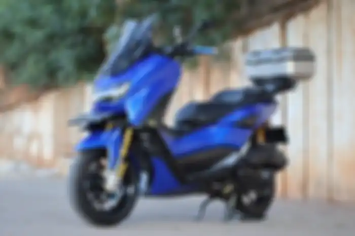 Modifikasi Yamaha NMAX bergaya touring.