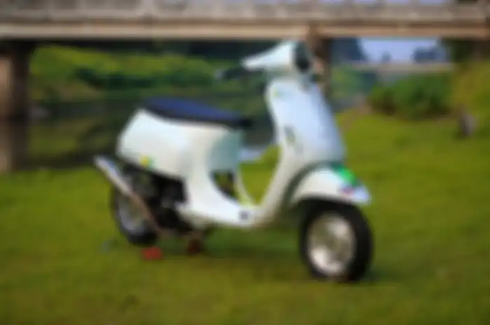 Modifikasi Vespa LX 125 jadi bengis, mesin 225 cc jawara drag race.