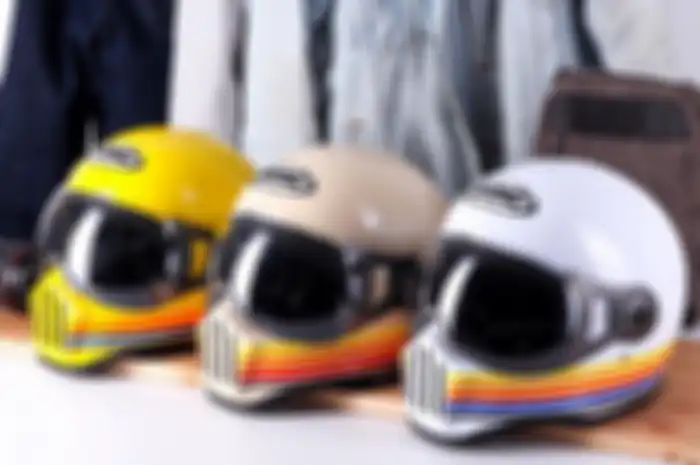 ILUSTRASI.  Lagi cari helm cakil agar cocok dengan motor custom atau Vespa, nih simak pilihan dan harganya bro!