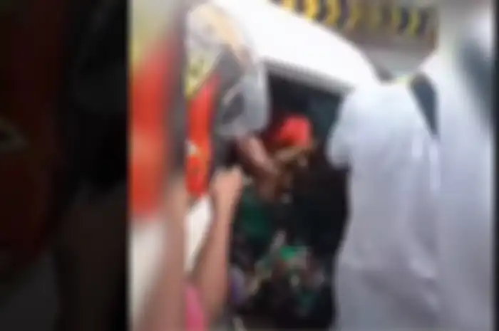 Geger video cekcok dengan anggota TNI Angkatan Darat, Polisi berhasil menciduk 11 orang debt collector alias penagih hutang.