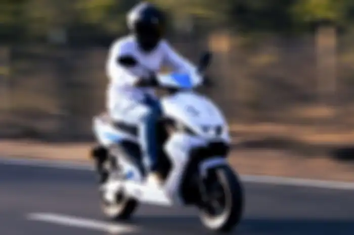 Motor listrik baru resmi dirilis dengan desain kece kekinian, harga mirip Honda Vario.
