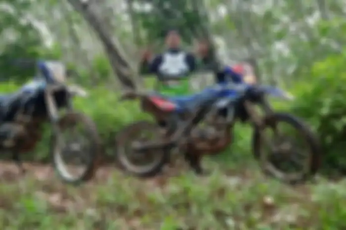 Makin diminati, konsumen pilih WR 155 R riding ke lahan perkebunan.