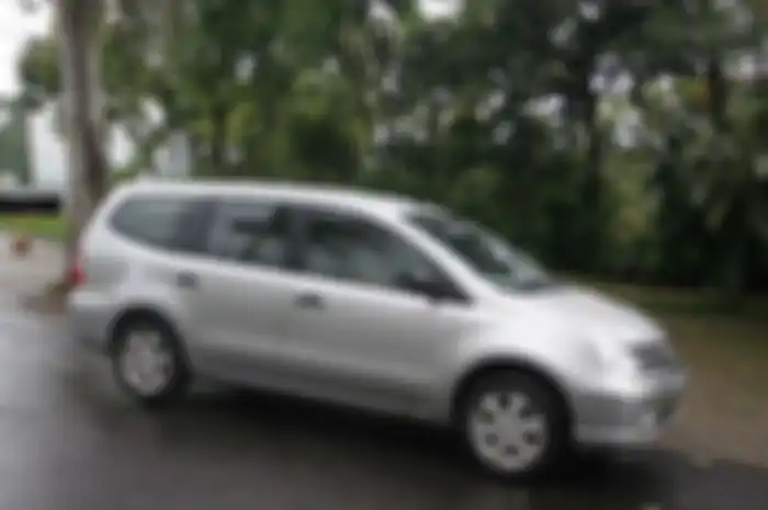 Ilustrasi Nissan Grand Livina