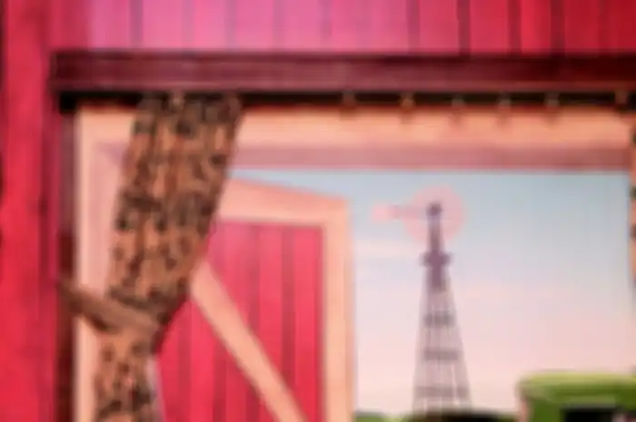 Wallpaper motif jendela dengan view ruang luar. Gorden sungguhan agar terkesan 3D. 